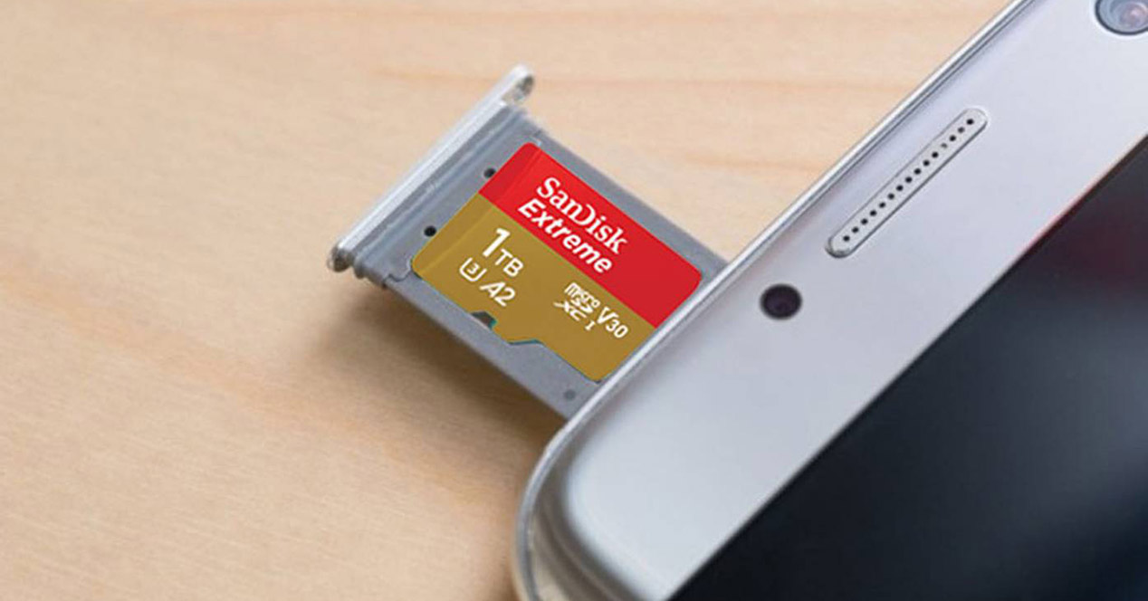 Si necesitas un móvil con microSD, estos son los mejores hasta 300 euros
